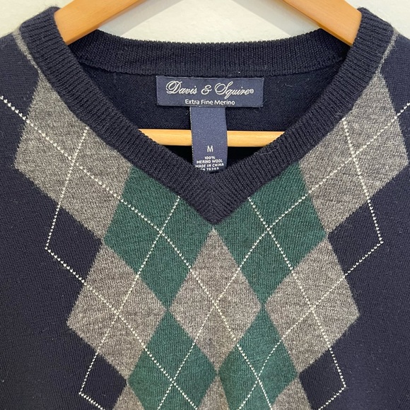 Davis & Squire Sweater - Medium - Picture 1 of 2